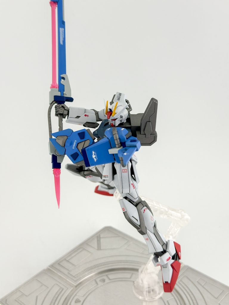 こっちはアイダスメッサー装備。こっちは小さいほうのサーベルはシャープ化しています。