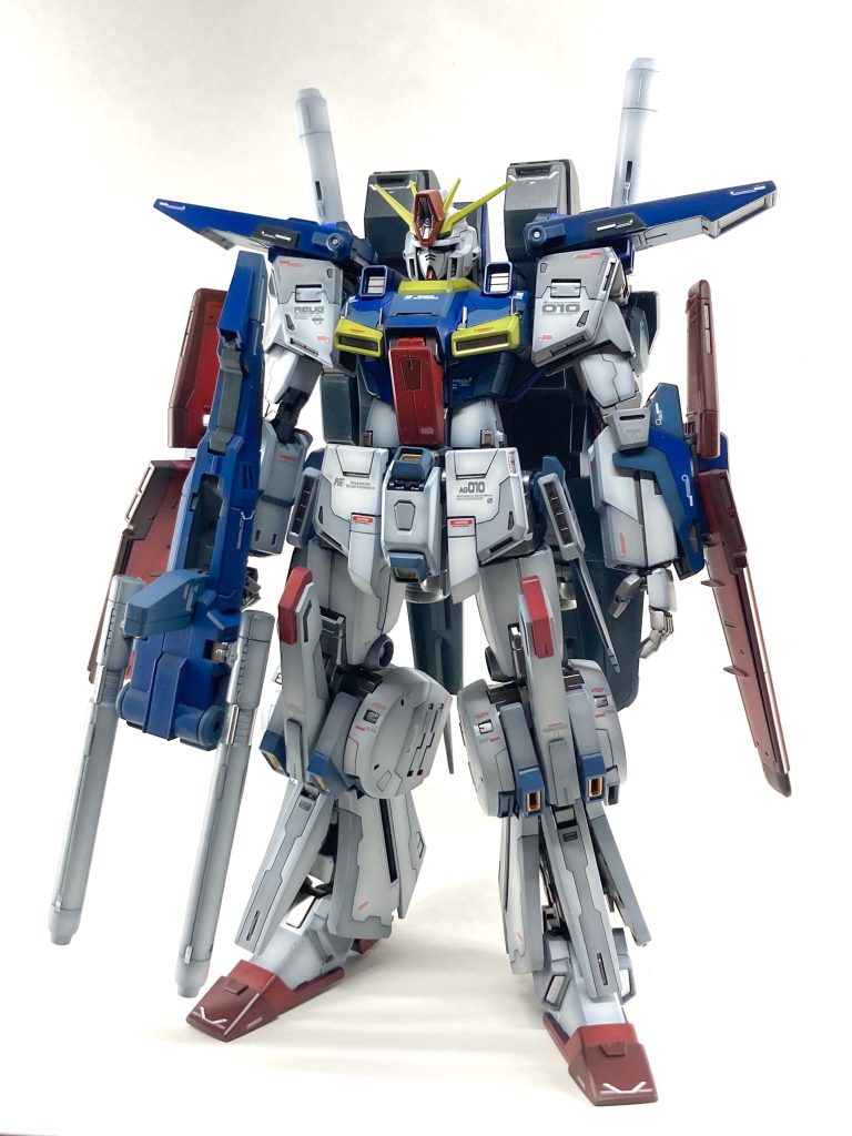 トップコートを半艶にしたんですが、思った以上に艶が出て、なんか超合金みたいになってしまいました。