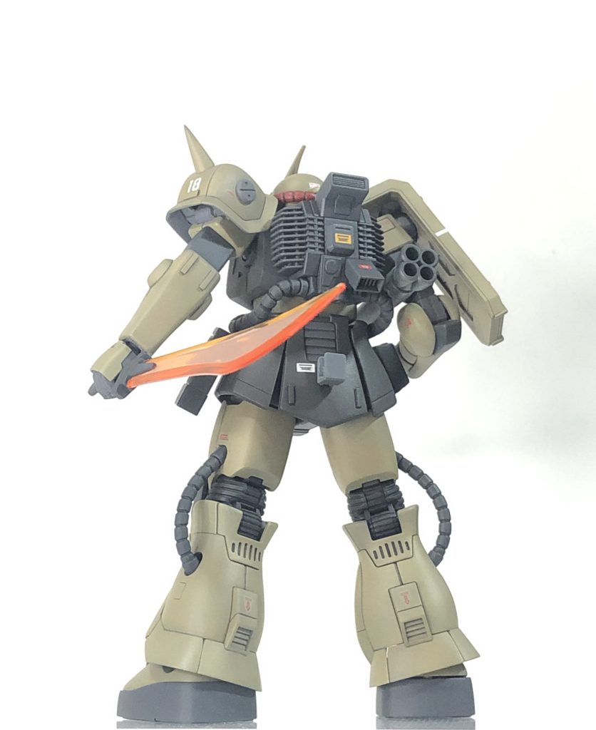 各部のラインを埋めディテールダウンさせています。