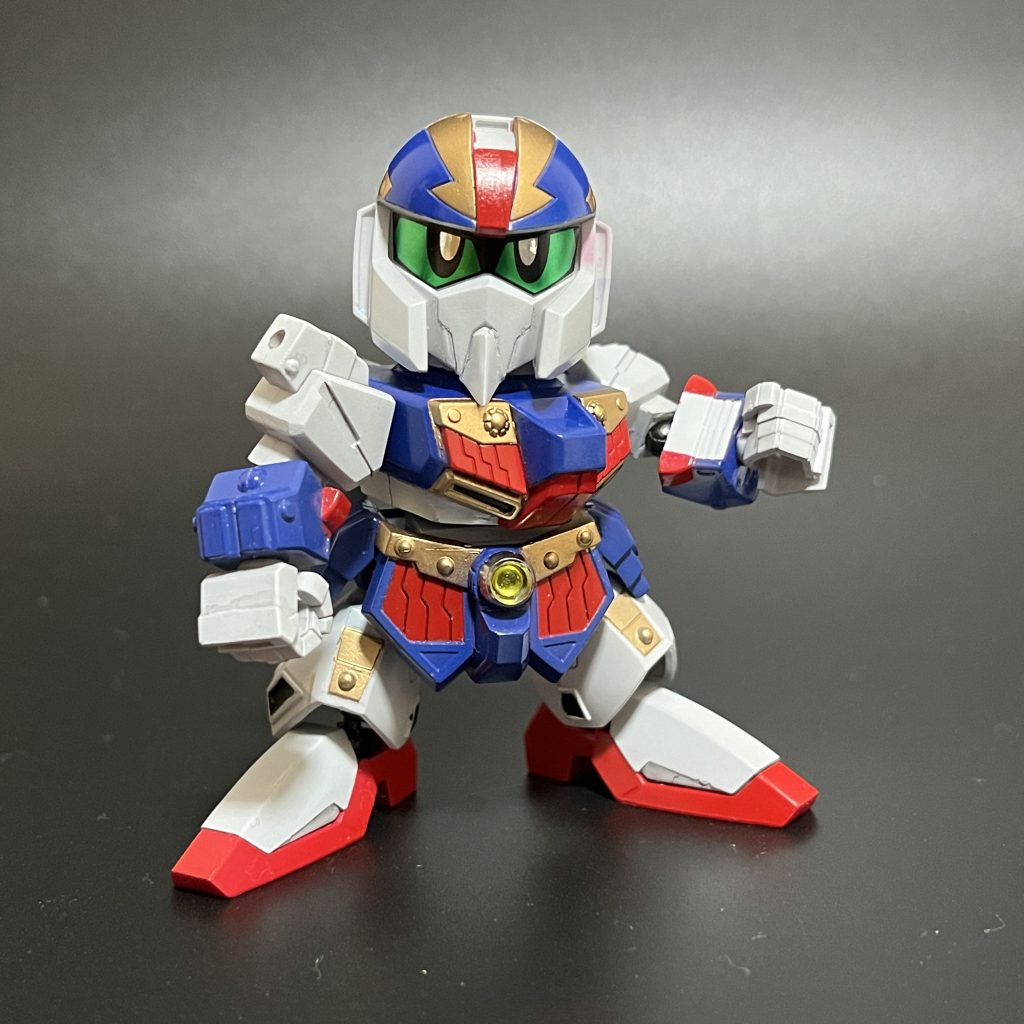 軽装形態。こっちのほうが腕の稼働状態が見やすいかもですね。腕は上腕、下腕でカットして、間にホビーベース製「関節技ボールジョイントミニ」を仕込んでおります。