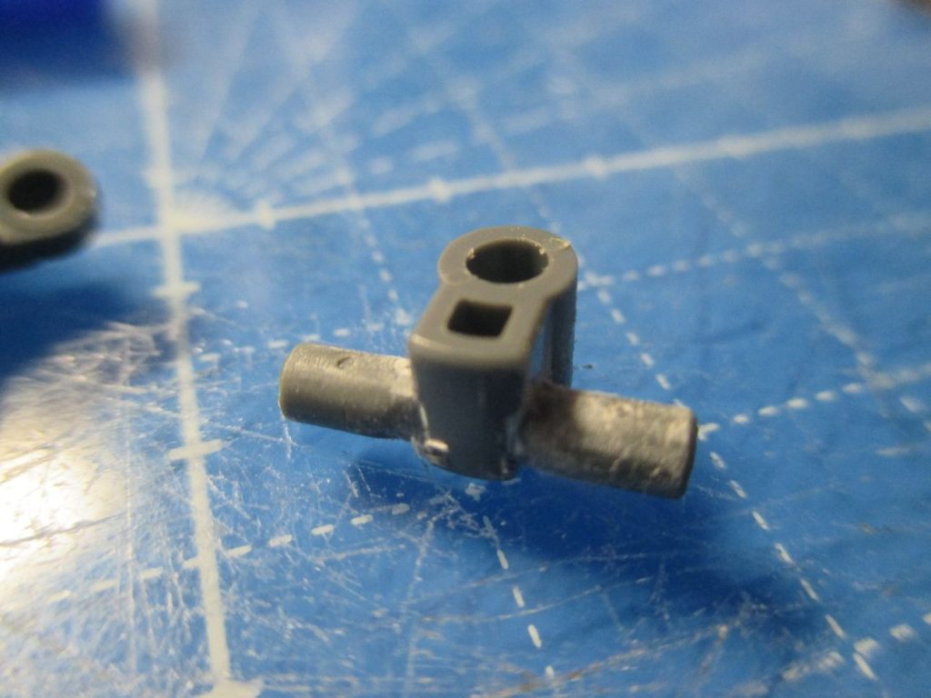 ノーベルガンダム–3枚目/制作者：堺・悠一