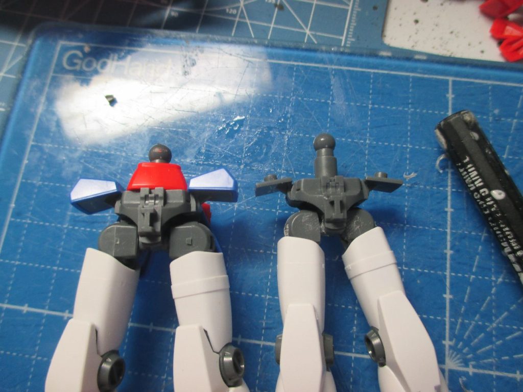 ノーベルガンダム–5枚目/制作者：堺・悠一