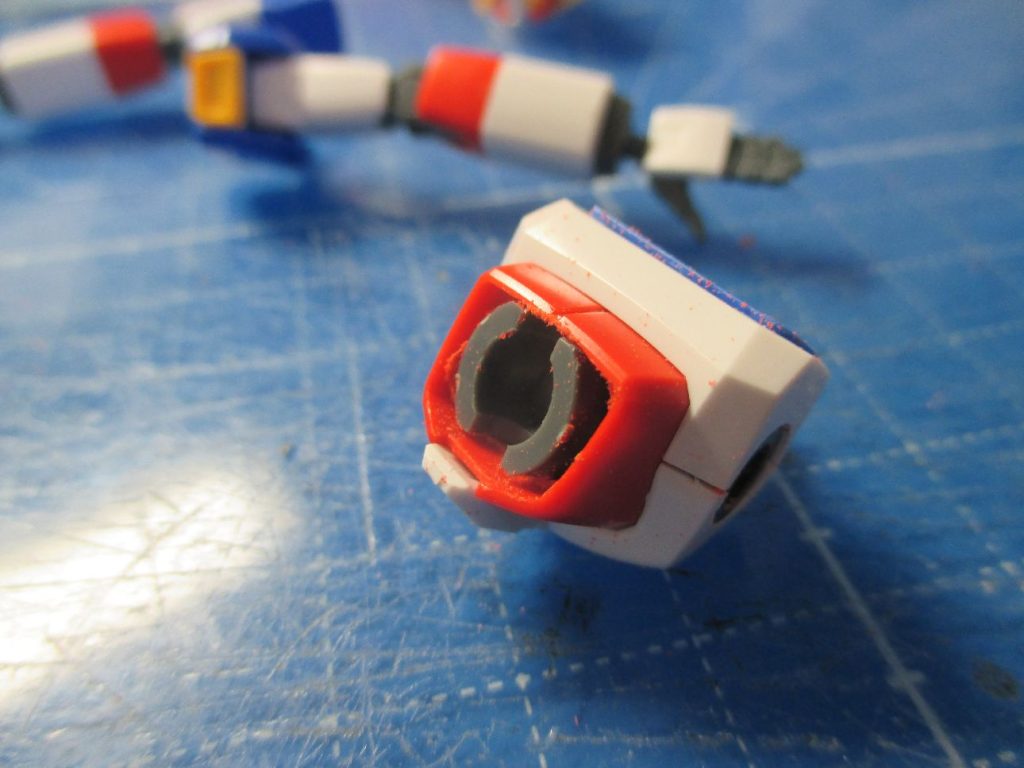 ノーベルガンダム–6枚目/制作者：堺・悠一