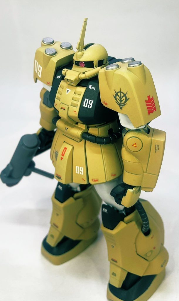 他にもマリンハイザックとか色んなバリエーションある水中型だけどやっぱりジオンの魂全開なMSVカラーが好き。