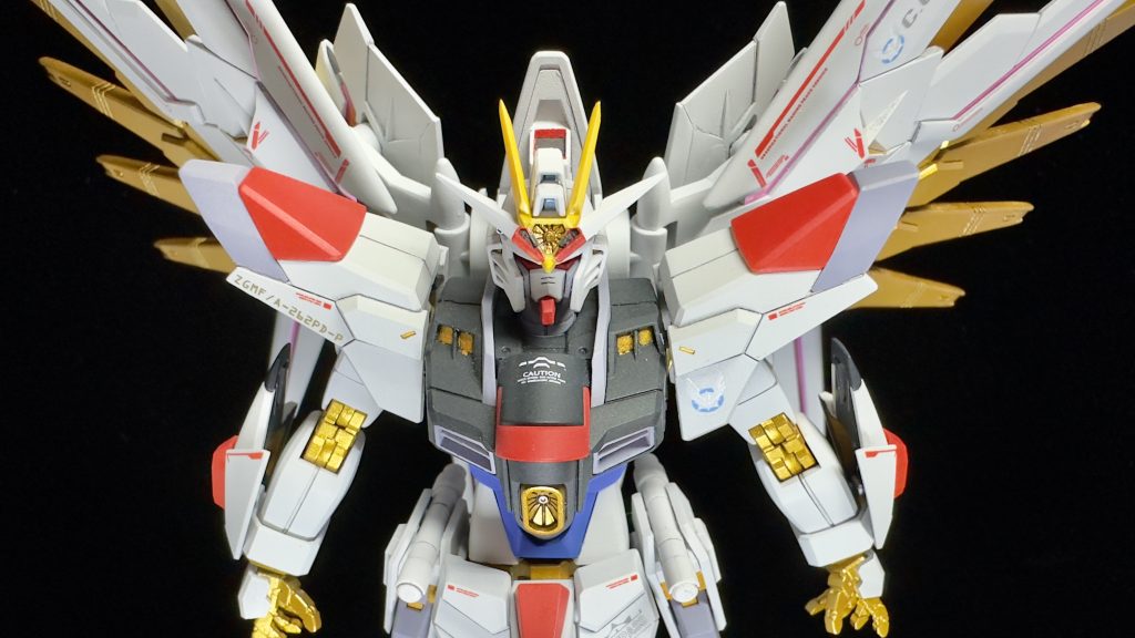 EQM-Y148 収束重核子ビーム砲 ディスラプター原典というか名前の元ネタは宇宙そのものを消し去る凶悪極まりない兵器で、それと比べるとささやかではありますが、それでも劇中の活躍やネガポジ反転の演出等のお陰でガンダムシリーズでも屈指の兵器という印象になりました。