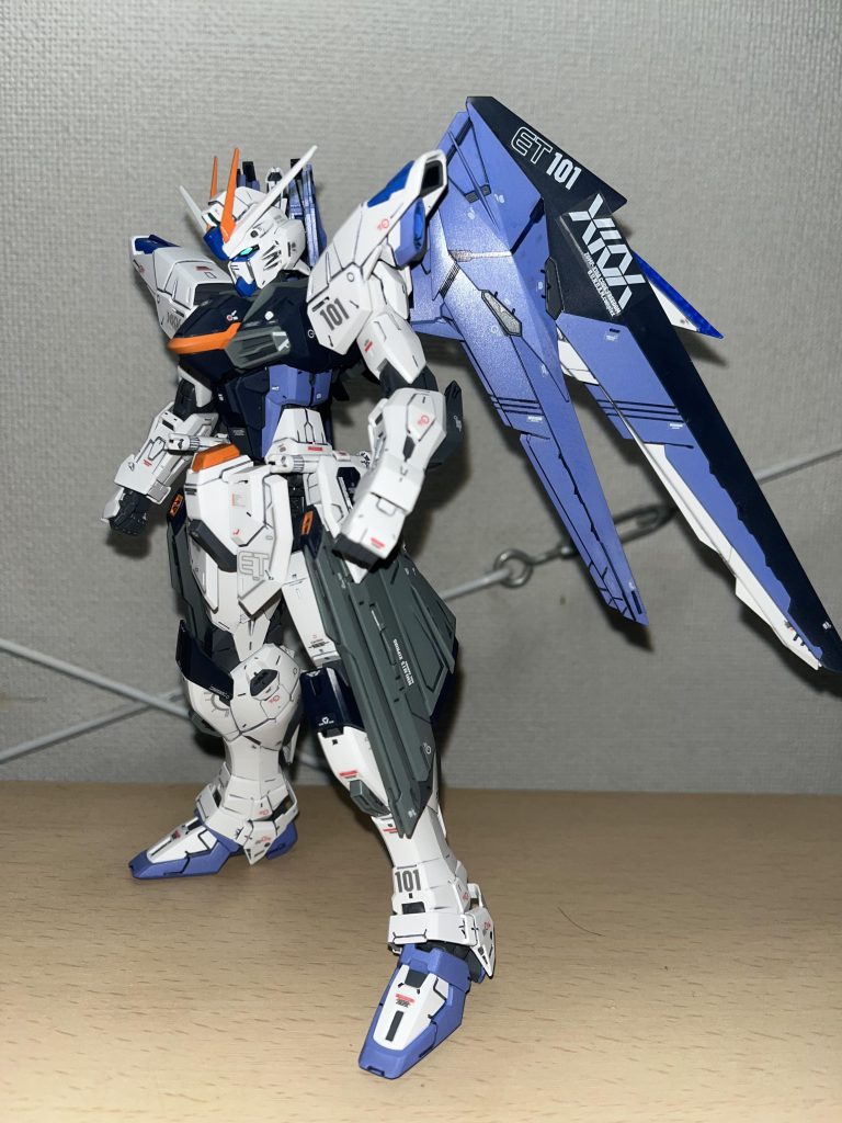 何を以ってイザーク機とするか…デュエルカラーなのか、スラザクカラーなのか、グフカラーなのか…