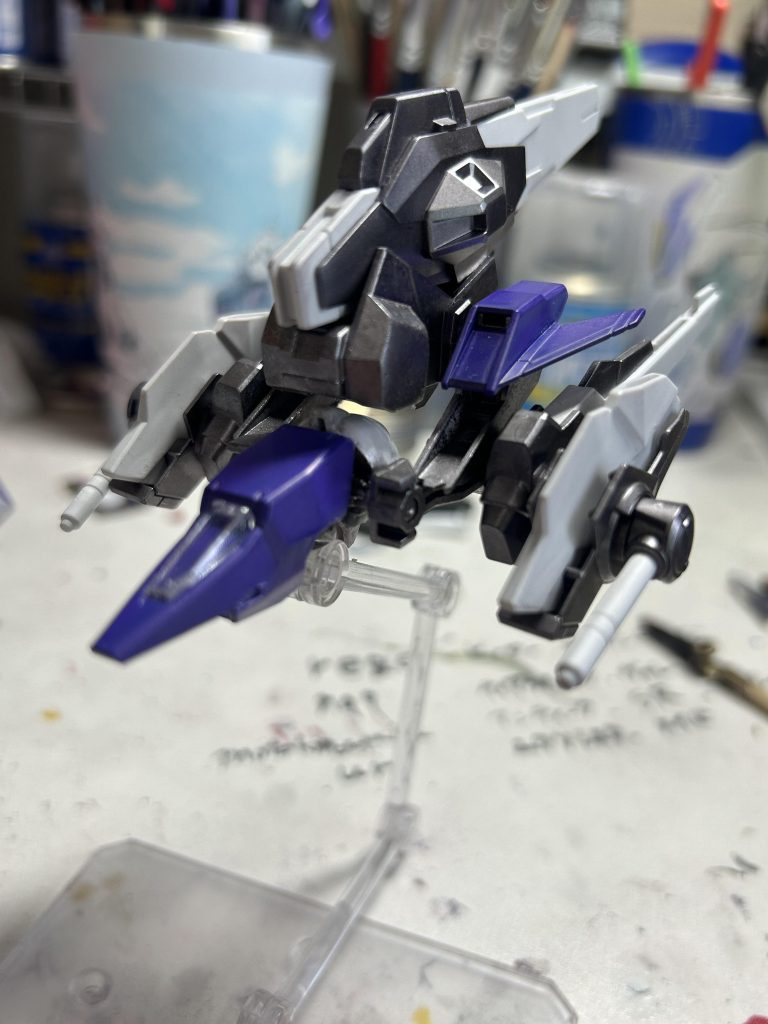 ルブリスのバックパックをコアランダーに取り付け、これ単体での戦闘力、GN粒子による隠密性の強化に