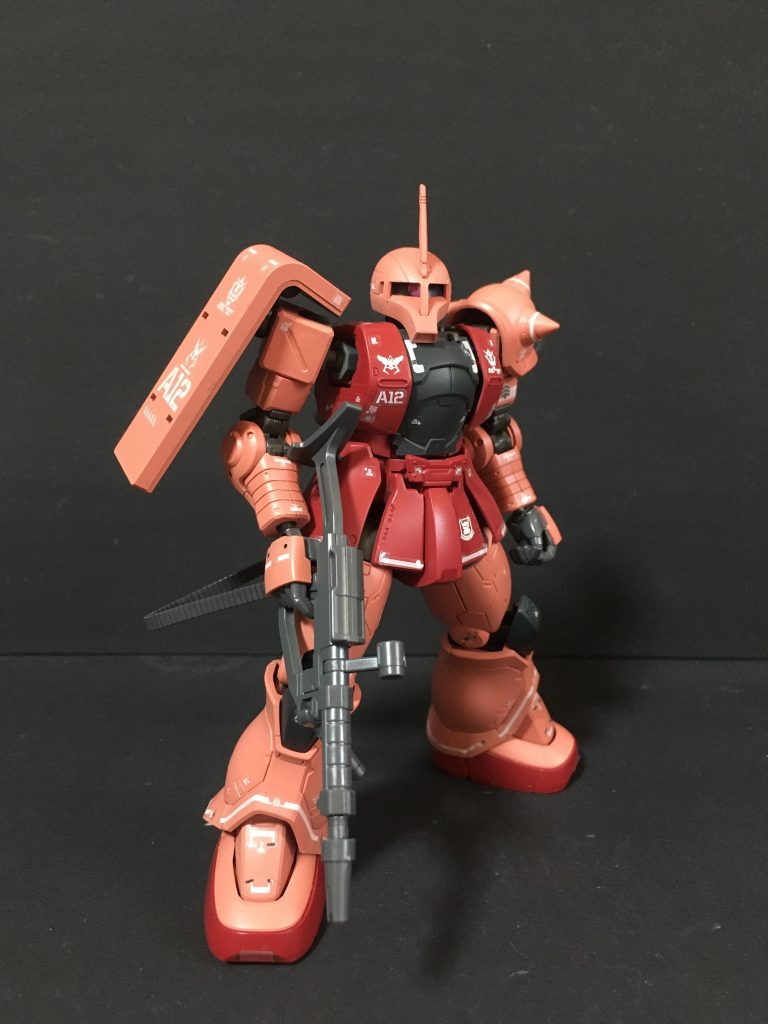 正面右側※ 高機動型ザク地上用の制作に合わせてデカールの見直しをしています。