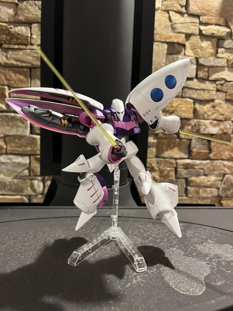 続いてはビームサーベル二刀流による近接戦!ファンネルも良いですがビームサーベルもカッコよくて好きです(o^∀^o)