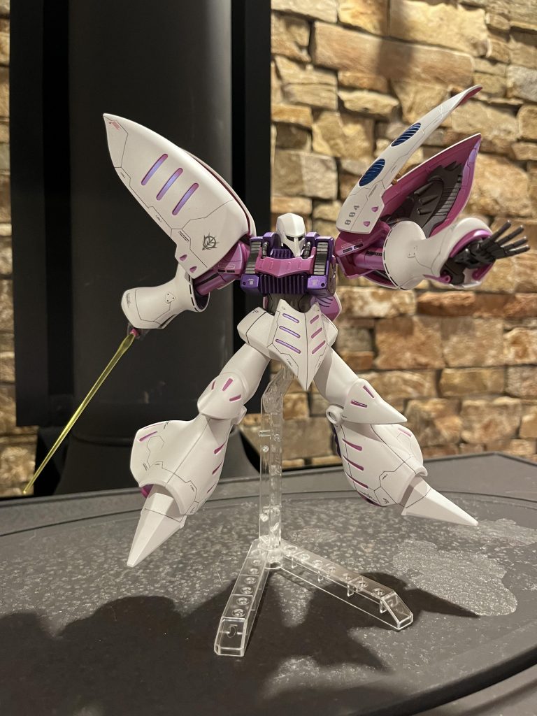 そして最後はビームサーベルを片手に持ちながら、ファンネルで遠近ともに使う戦闘ポーズです♪ここまでご視聴ありがとうございましたʕ ◦`꒳´◦ʔよければ他の作品もみてくださると嬉しいです^ ̳ᴗ ̫ ᴗ ̳^