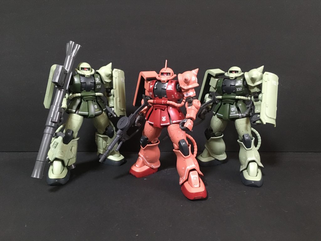 ザクⅡ シャア大佐部隊の集合ショット量産C型 https://gumpla.jp/hg/1108547シャア専用S型 https://gumpla.jp/hg/1091065高機動R型 https://gumpla.jp/hg/1108551