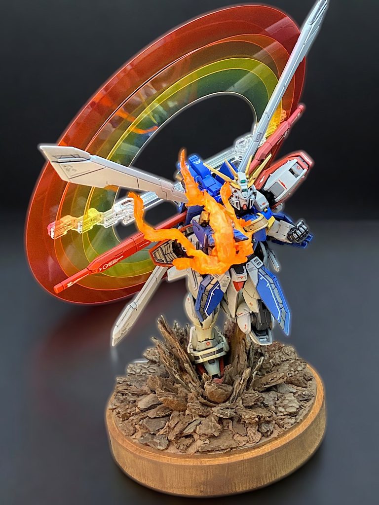 寂しいので②ゴッドフィンガーのエフェクトを作成。マスキングテープをうねらせながら腕に貼り、レジンを雑に塗って硬化。その上にスーパーへビージェルメディウムを盛って、生乾きのうちにチョンチョンとハサミを入れ、端をチネって跳ねを作りました。蛍光塗料のグラデ塗装で光ります😊