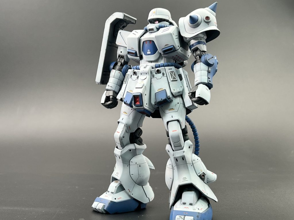 正面。軽くチッピングやドライブラシでウェザリングしましたが、原作中の設定では実戦には投入されてないのでそこまで強く施していません。