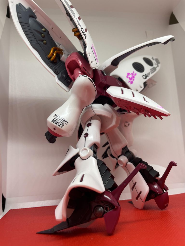 踵はジャンクパーツでハイヒールに変更しました(オリジンザクの膝のパーツです)