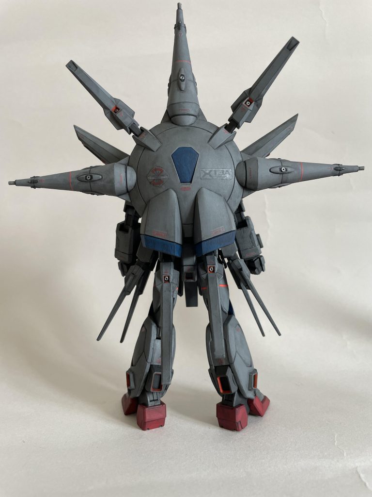 Mr.ウェザリングカラーのマルチブラックで全体をウオッシング。シールデカールが浮き出ちゃっていますね汗