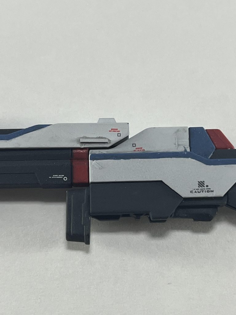 例えばこんな感じです。ライフルの連結部分には何かしらの表示あるでしょう、みたいな。