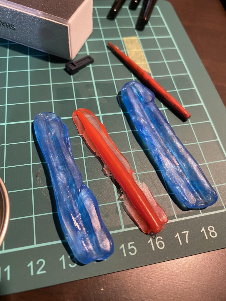 塗料入れすぎたのか、中までしっかり硬化できずヤスリもやんわりとしかかけれませんでした。精進したいと思います。