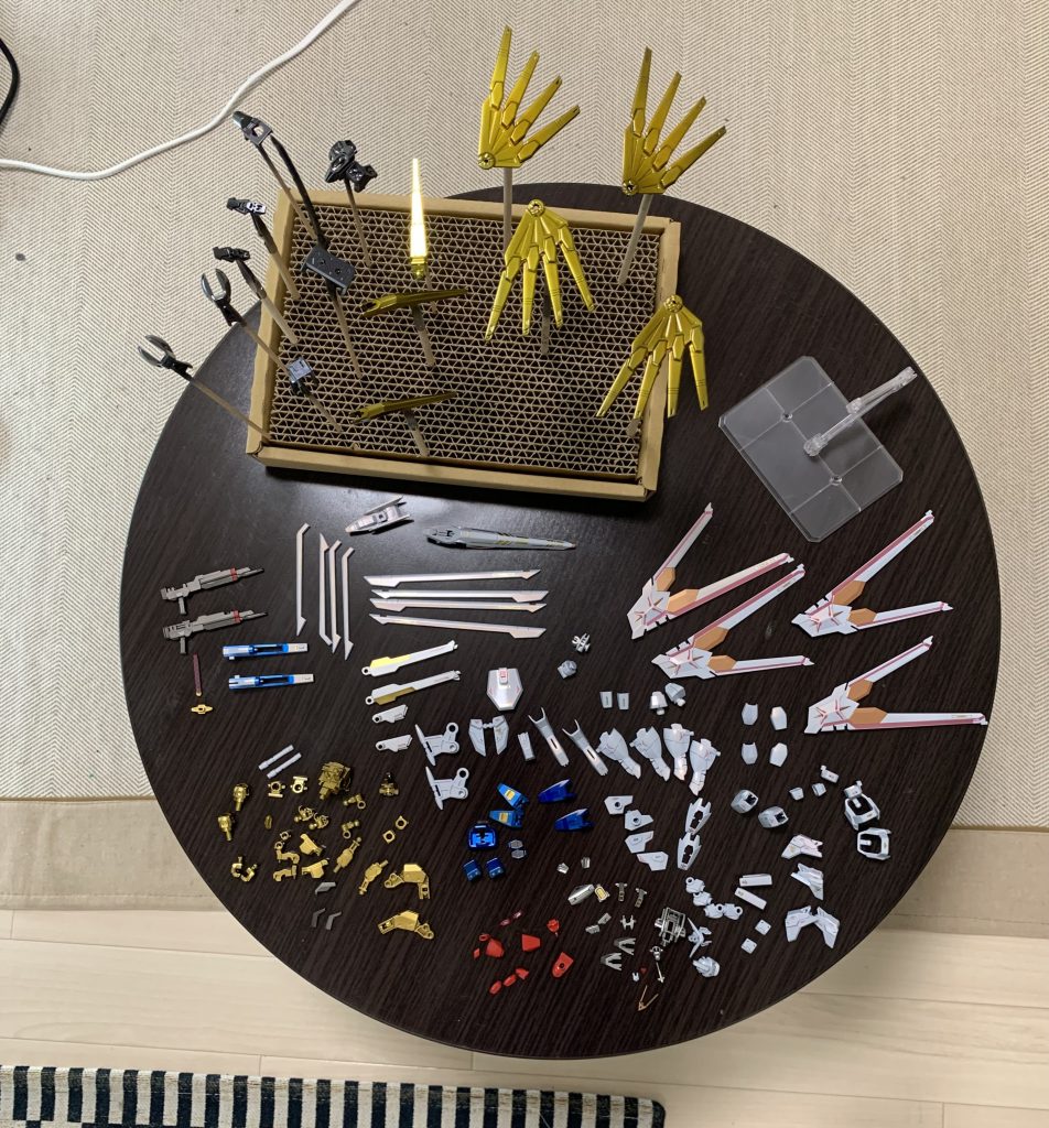 塗装後パーツ解体新書HGの割にはちょっと多いですね