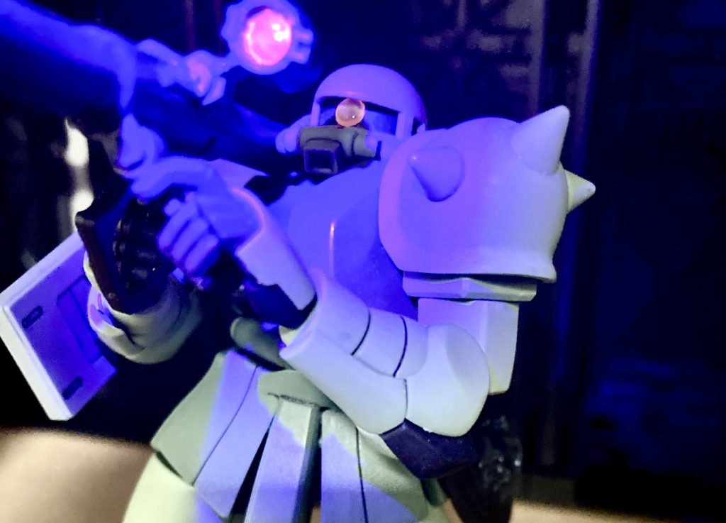 バズーカのスコープはメタルピンクに蛍光塗料とレジンを上からうっすら被せてます。