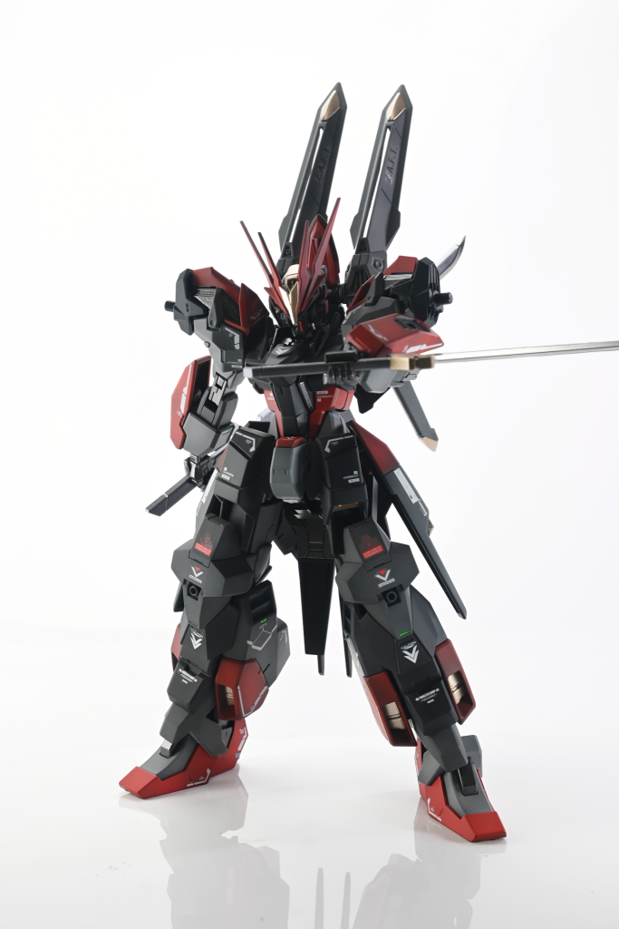 追加写真⑤1番の軽装状態！全身に装備されたスラスターを駆使した高機動戦闘が可能になります！