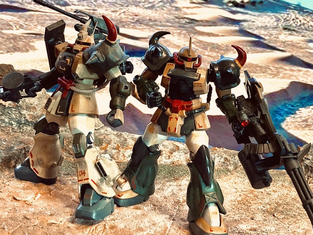 先日投稿させていただきました、陸戦高機動型ザクと同じ部隊という設定で、グフカスタムデザートタイプを制作しました。