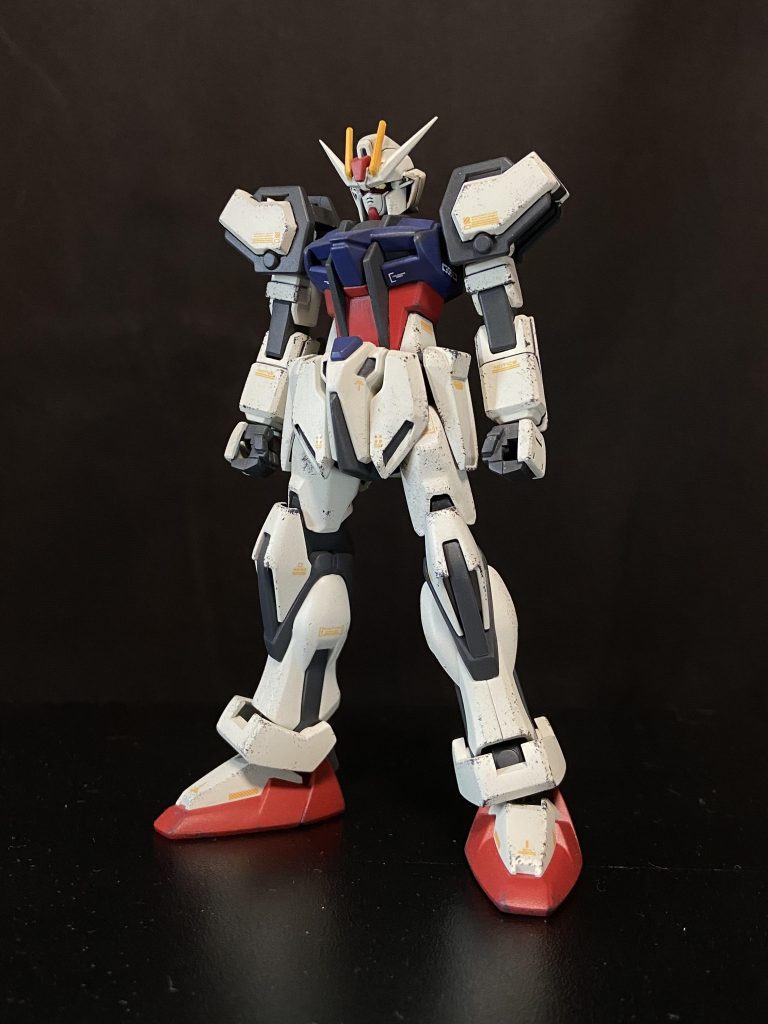 旧HGストライクガンダムです。中学生の時に作ったキットを、SEEDが完結した今、改めて挑戦してみました。