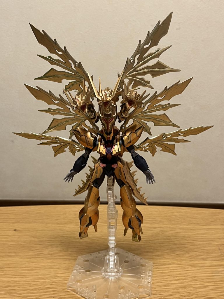 戦闘能力についてただでさえ凄まじい強さだった進化前をも遥かに凌ぐ圧倒的な戦闘能力を獲得しており、ストライクフリーダムやインフィニットジャスティスをも軽々と蹂躙、その気になれば瞬殺さえできるほど。ハーデスインパルスガンダム黄泉冥王のような隔絶した強さは持たないものの、上述のタイムタイラントによる時間逆行は、他の超強化型には無い独自の利点でもあり、シン・アスカ(IF版)からも重宝されている。