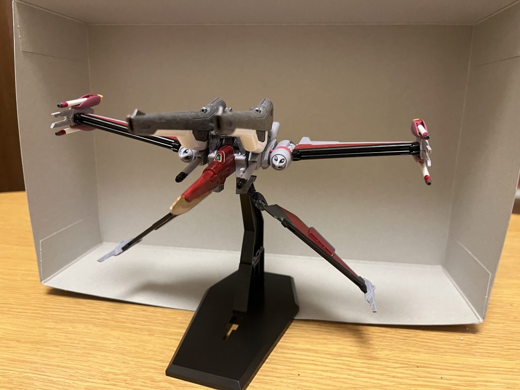 合体プロセスアライヴオフェンサーがインフィニットジャスティス弐式に合わせて垂直に構え、インフィニットジャスティス弐式側は、フォランテスをパージし、アライヴオフェンサー側が微調整してドッキングする。この微調整は難度が高いのだが、プラウドディフェンダーと違って、カガリ(及びメイリン)は相応にパイロット経験を積んでいる為、マニュアルや遠隔操作補助が不要となっている。