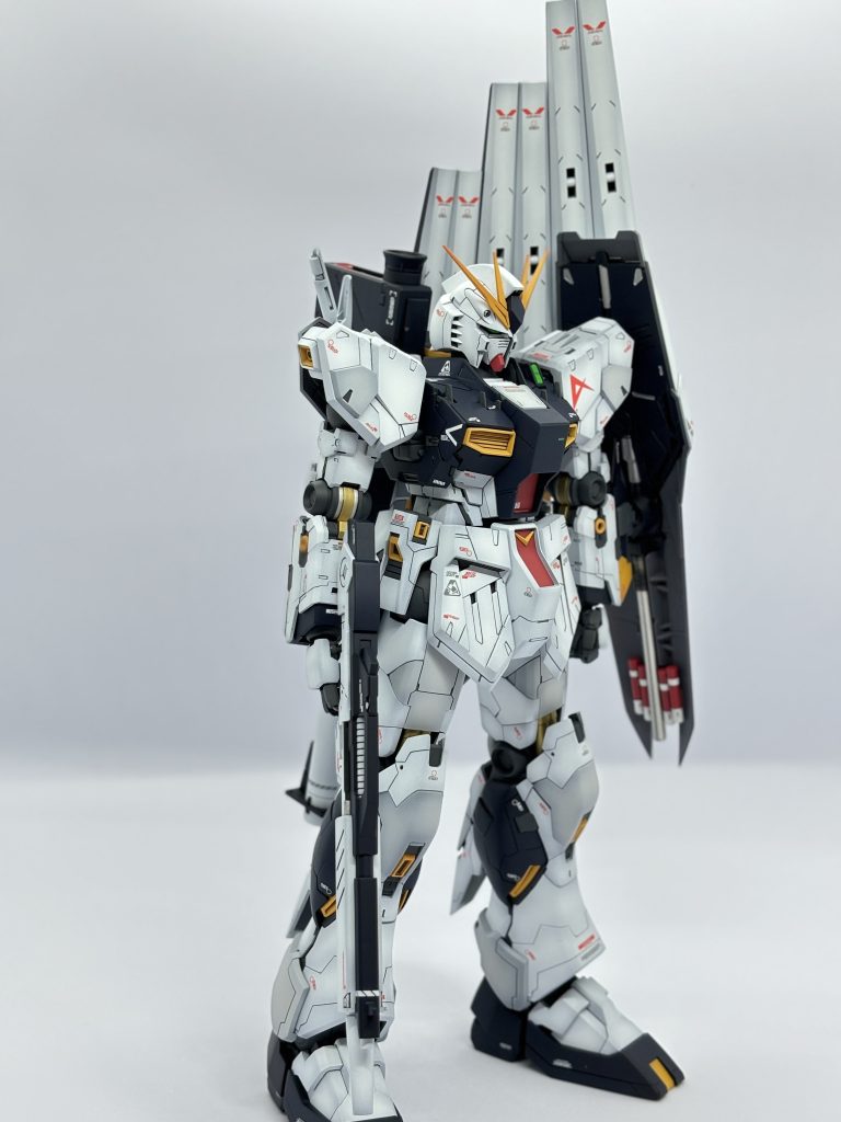 いつものアングル②できる限り塗装で情報量アップしようとしましたが、途中からだんだんしんどくなりだいぶ適当になってしまっています…(gundam-kao5)