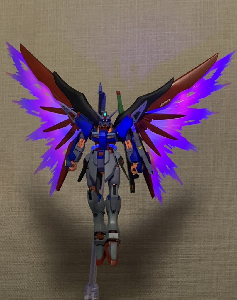 子供の頃MGハイネ専用デスティニー作ったのが懐かしいです。自分の住んでる地域ではMG全然売ってないのですが全国的にそうなのでしょうか?シナンジュスタインも買えなかったしHGデスティニーかっこいいですがポロリが多いので接着した方がいいかもです