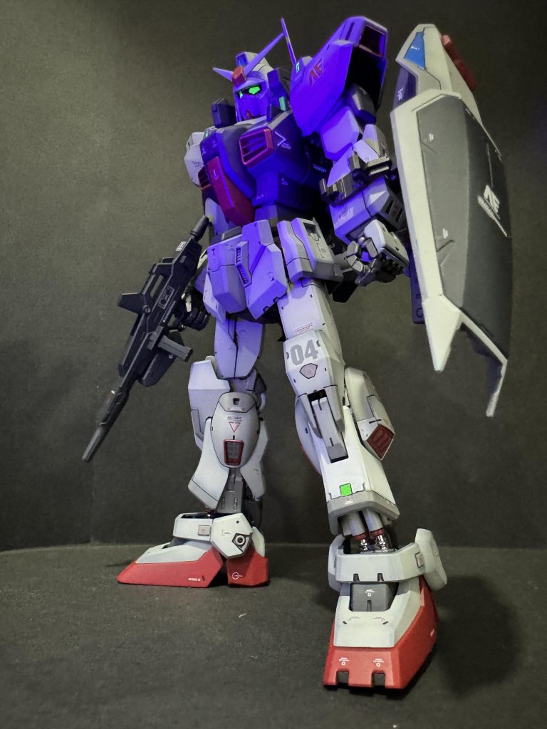 今回もブラックライトでビコーンします。Mk-Ⅱと言えばムーバブルフレームなので、ちら見えする所も塗り分けしました。地味にプラ板でディテール増やしたりもしてます。