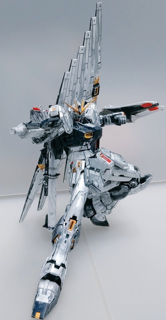 ニューガンダム(ドライブラシ練習)–3枚目/制作者：やっさん