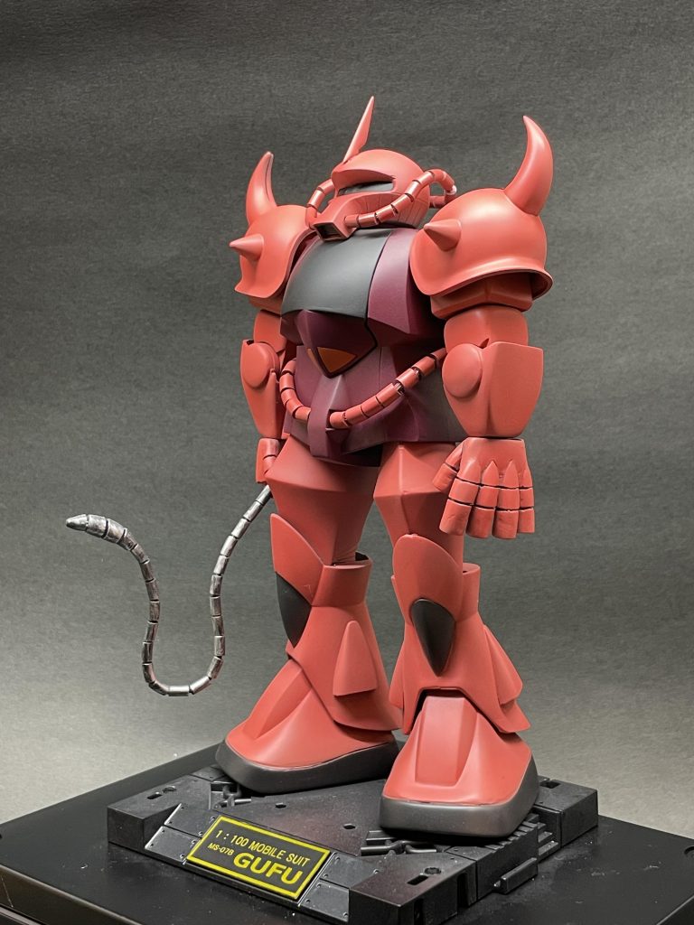 使用したのは1/100 旧キットのグフ旧キットを作ったのは、小学生の時以来、、はじめは、「簡単にできるかな」なんて思っていたのですが、、、迷走、放置期間合わせて時間掛かってしまいました。。数々の失敗や迷走、、詳しくは、、製作過程を見てやってくださいませ。。。m(_ _)m