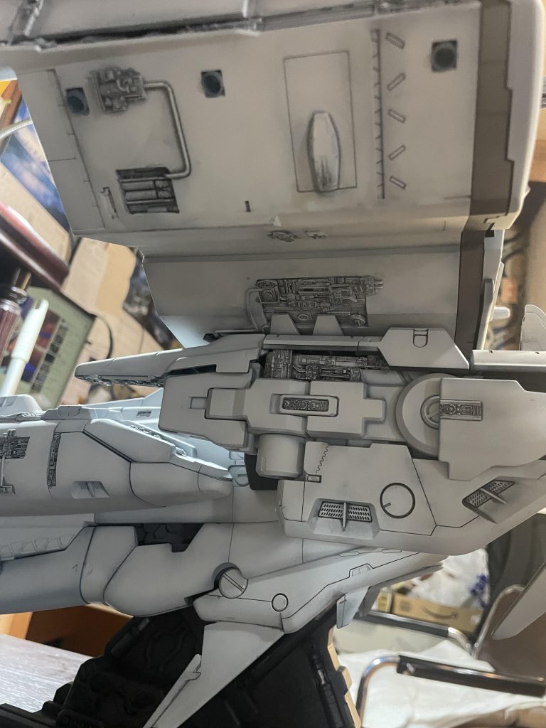 メガ粒子砲とコンテナ下部。