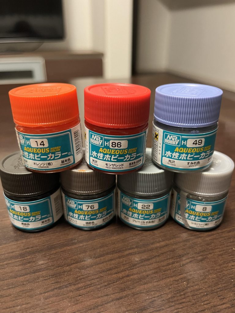 今回使った塗料です。仕上げは、艶消しトップコートです。