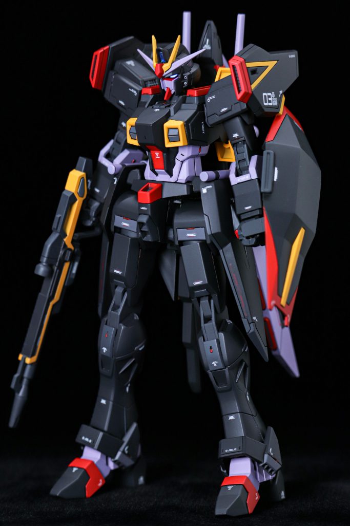 全体写真頭部にHGCEイモータルジャスティス、胴体、腕、肩、足、にHGCEインパルスを使用し、HGCE風に改修しています。 GHL掲載の【ワンダー丸】様の作品を参考にさせて頂きました。また、GHLの付録に付いているガイアのデカールを肩に使用しています。