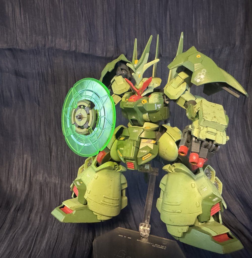 ビームバックラー御曹司→破嵐万丈という連想でダイターンファンみたいなの持たせたかったのです。