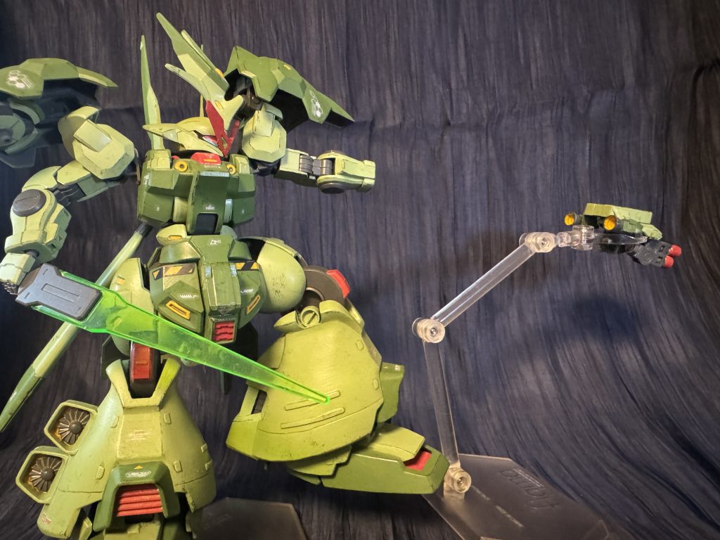 こちらもドローンです。ビームトーチはそのままですね。