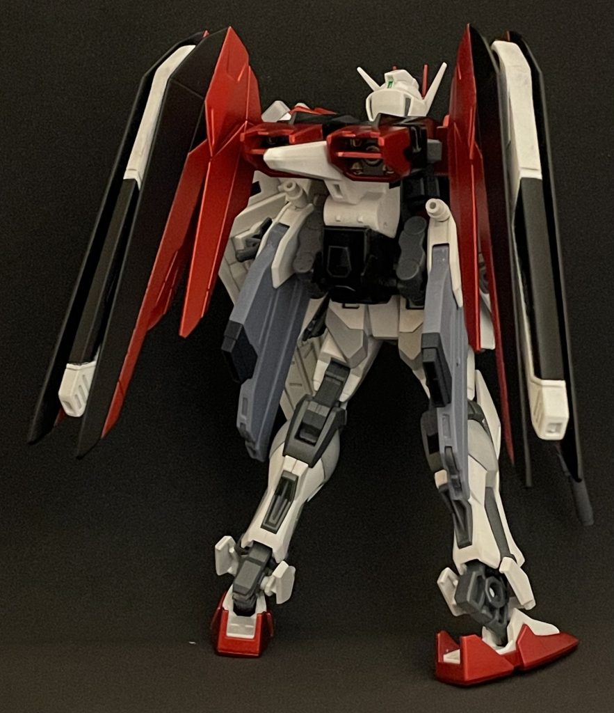バックショット。クスフィアスレール砲はHGCEから、旧エールストライカーに旧フリーダムのバックパックを逆さにポン付けしてます。クスフィアスの接続はM.S.Gのジョイントを使用。ウィングとバラエーナプラズマ砲は旧フリーダムの物を接着した3mm軸に接続してます。