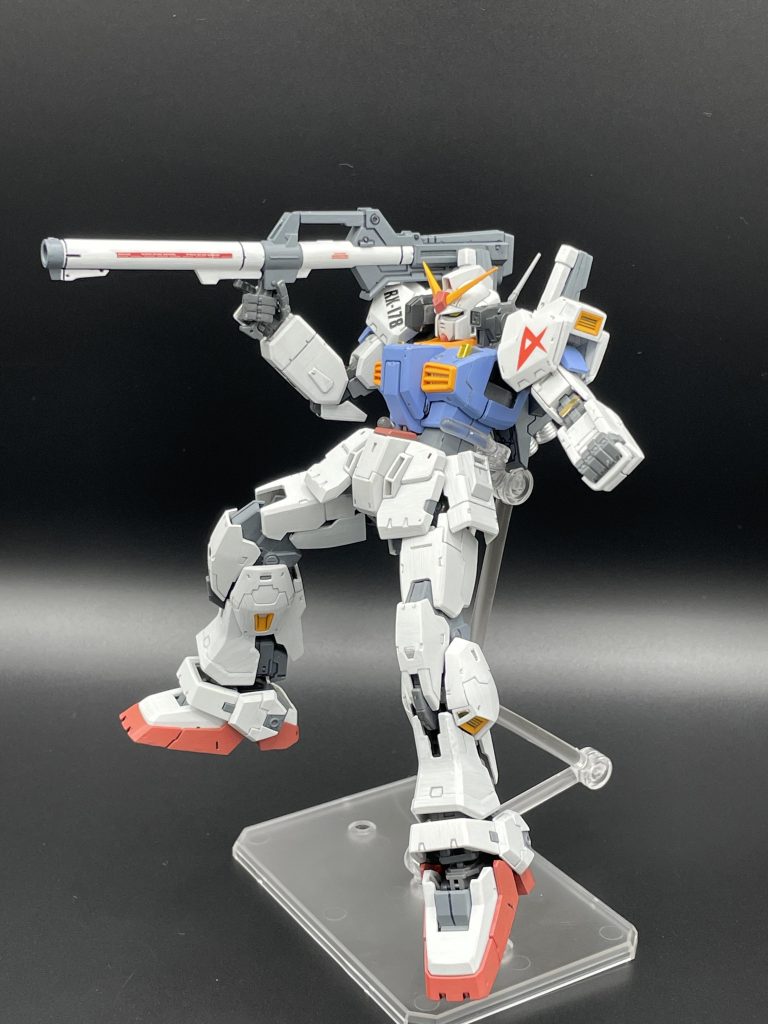 アムロと言えばのハイパー・バズーカ。たとえマークトゥーに乗っても喜んでブッ放してしたことでしょう。