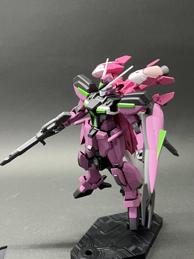 今回はHGとEXモデルの情報量が違いすぎるので、スミ入れはしませんでした。今後はウィンダムにディテール追加して、EXモデルに近い情報量に増やしてからスミ入れ等を行えば更にカッコよくなるかと考えてます。