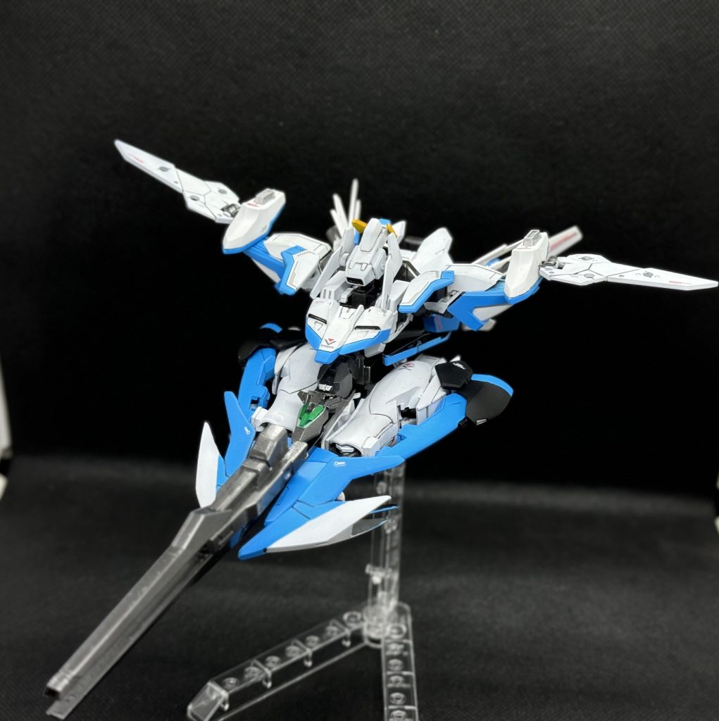 エクリプスアーマーエクリプスガンダムのモビルアーマー形態の様になるようにアーマー取り付けるのに苦労したけど上手くまとまって満足