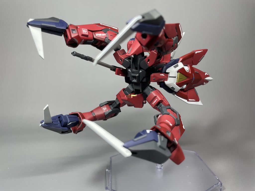 変形ばっちり変形もします。こうやって見るとあまりにキモイ変形をしますねこいつSEEDで一番好きな変形初めての可変機でなんでこんな変形させるんだ連合は