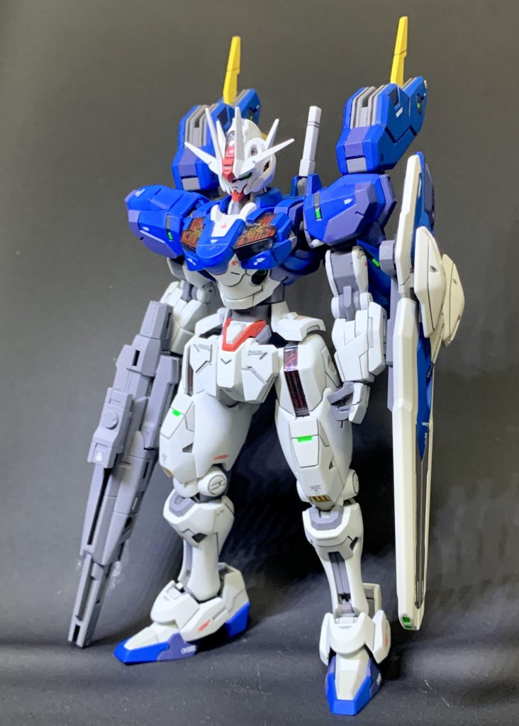 カラーは青1ースージーブルー青2－ティターンズブルー2白１ーグランプリホワイト白２ー明灰色黄色ーガンダムイエロー赤ーガンダムレッドフレームーメカサフヘビィー