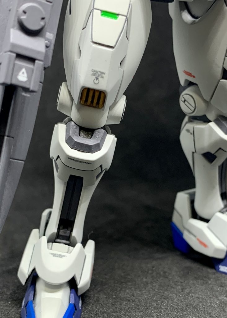 知さなこだわりなんですが膝の合わせ目とても嫌だったので後ハメ出来る様にして合わせ目を消しました