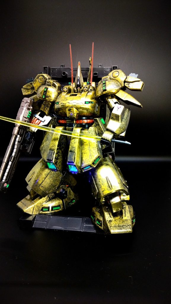 100均のデコパーツを用いて、それらしく作成してます。 