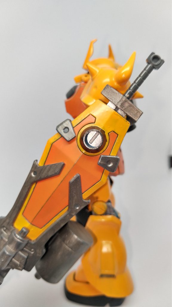 側面からそういえば剣の持ち手塗ってなかった