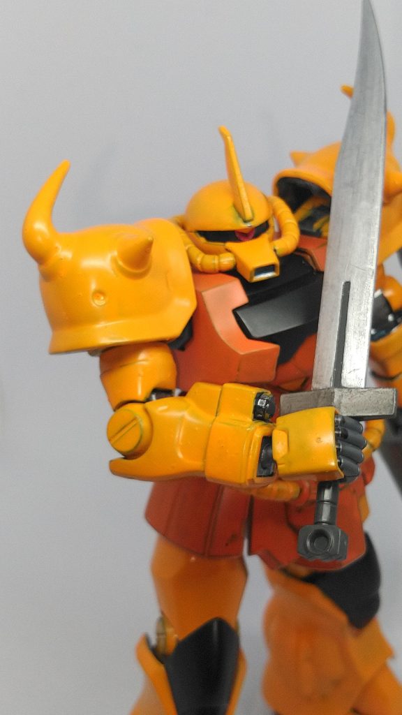 剣を構えてもう少しポーズの研究もしないとですね