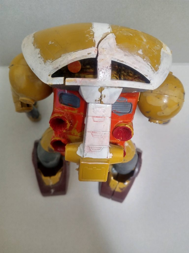 ひび割れや間違えて接着された箇所など複数あり手直しに手こずりましたがいい勉強になりました。プラ板やジャングパーツで多少のディテールを追加しています。