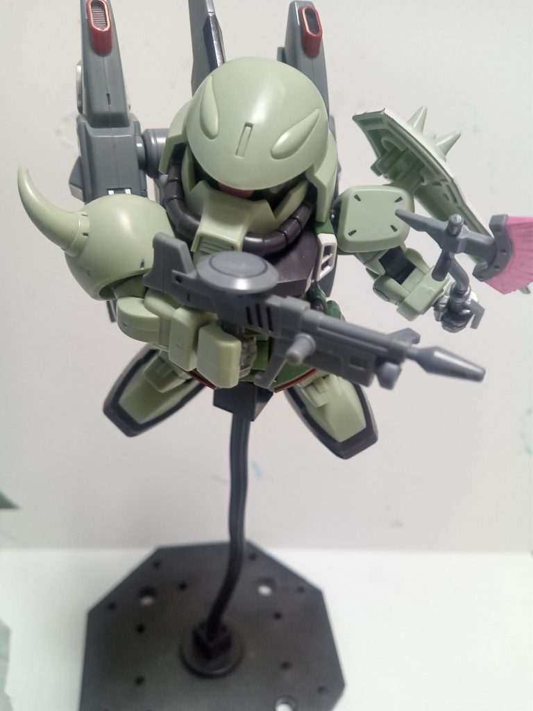 BB戦士は子供の頃に武者頑駄無シリーズをキッカケに作っていましたが当時は可動性はほぼ皆無でしたので、こちらのキットを組み立てた時は感動した記憶があります。フォルムも少しスタイリッシュになってカッコいいですね。